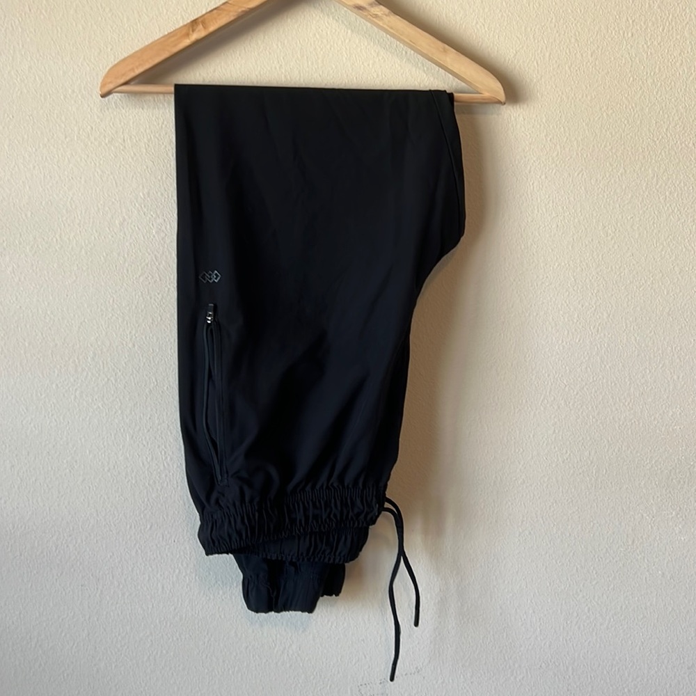 LEG3ND athletic wear pant